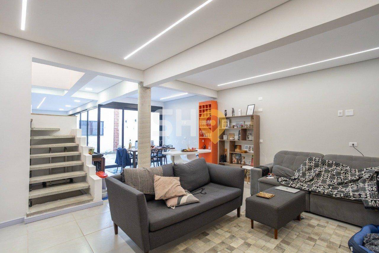 Casa à venda com 3 quartos, 230m² - Foto 2