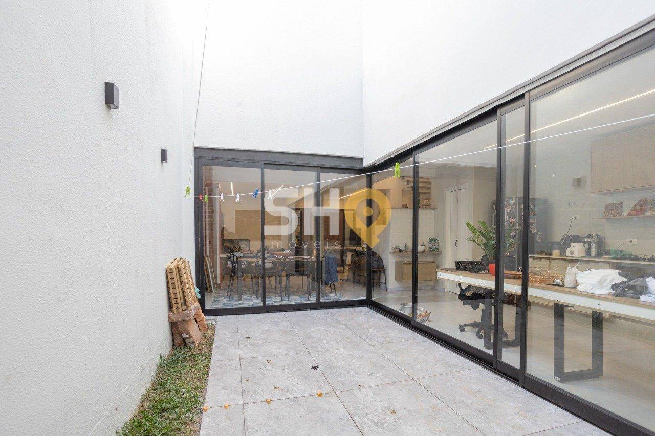 Casa à venda com 3 quartos, 230m² - Foto 14