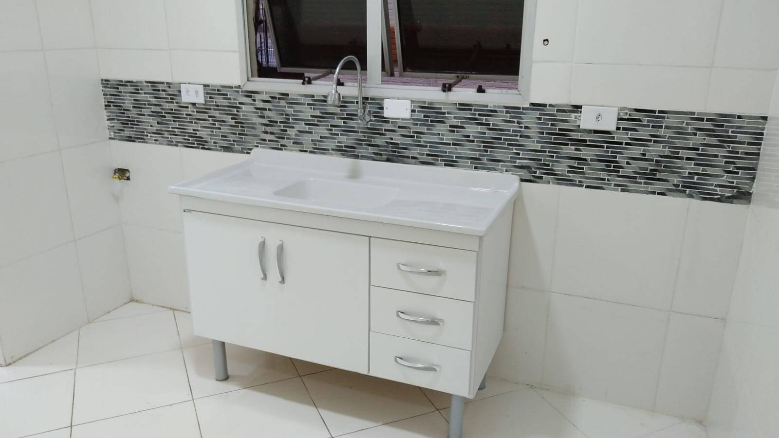 Apartamento à venda com 2 quartos, 42m² - Foto 2