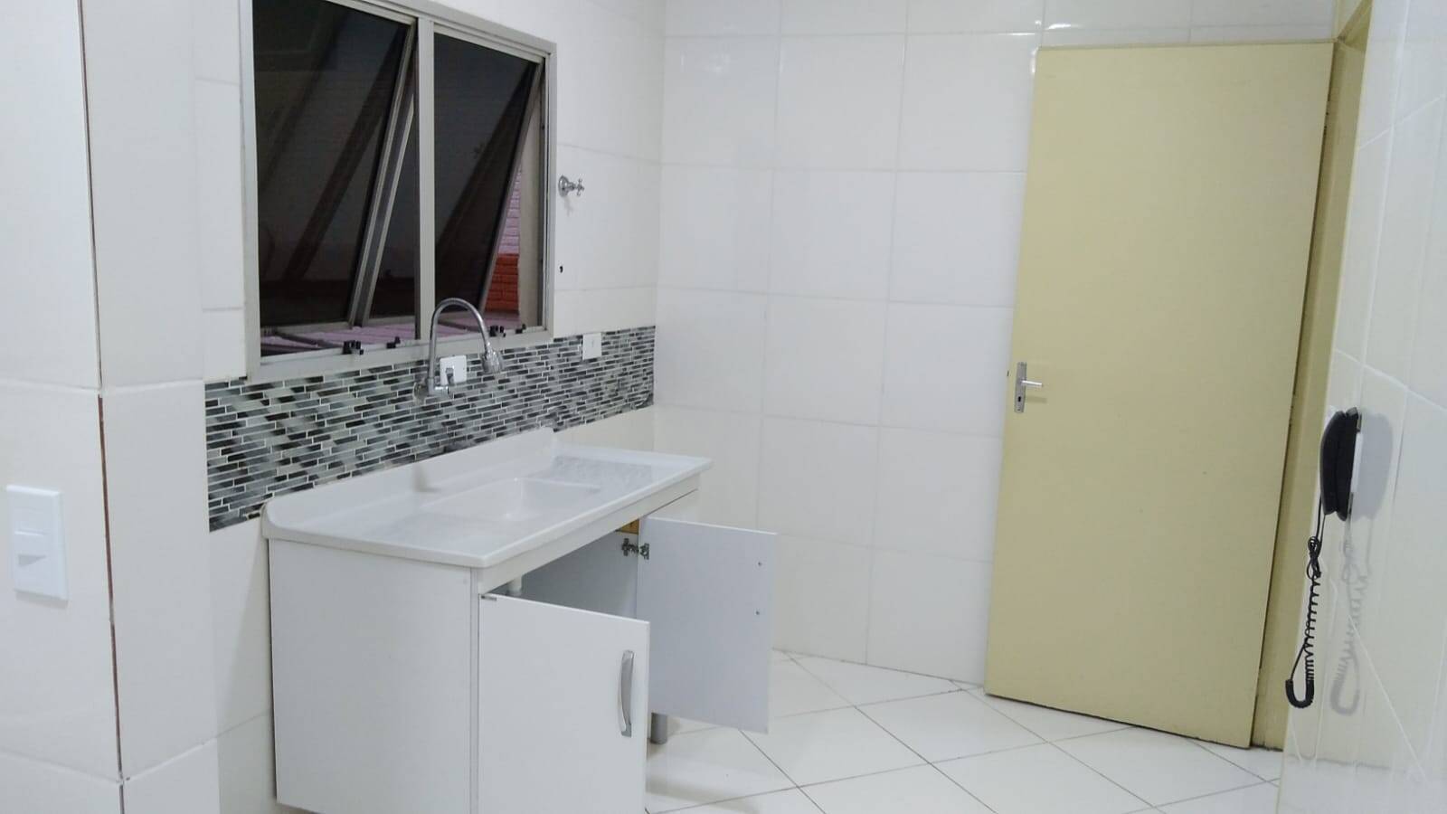 Apartamento à venda com 2 quartos, 42m² - Foto 4