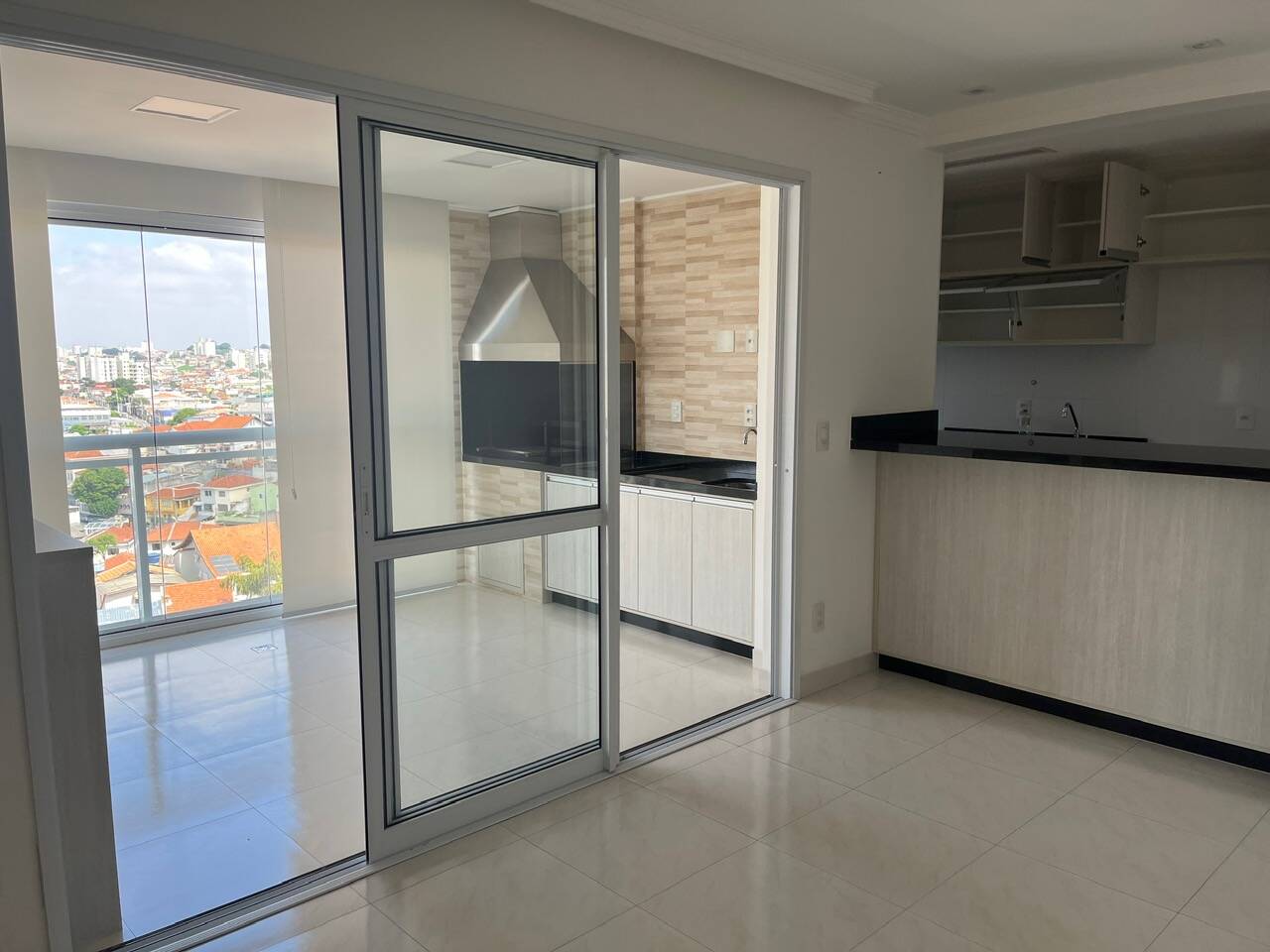 Apartamento à venda com 2 quartos, 72m² - Foto 2