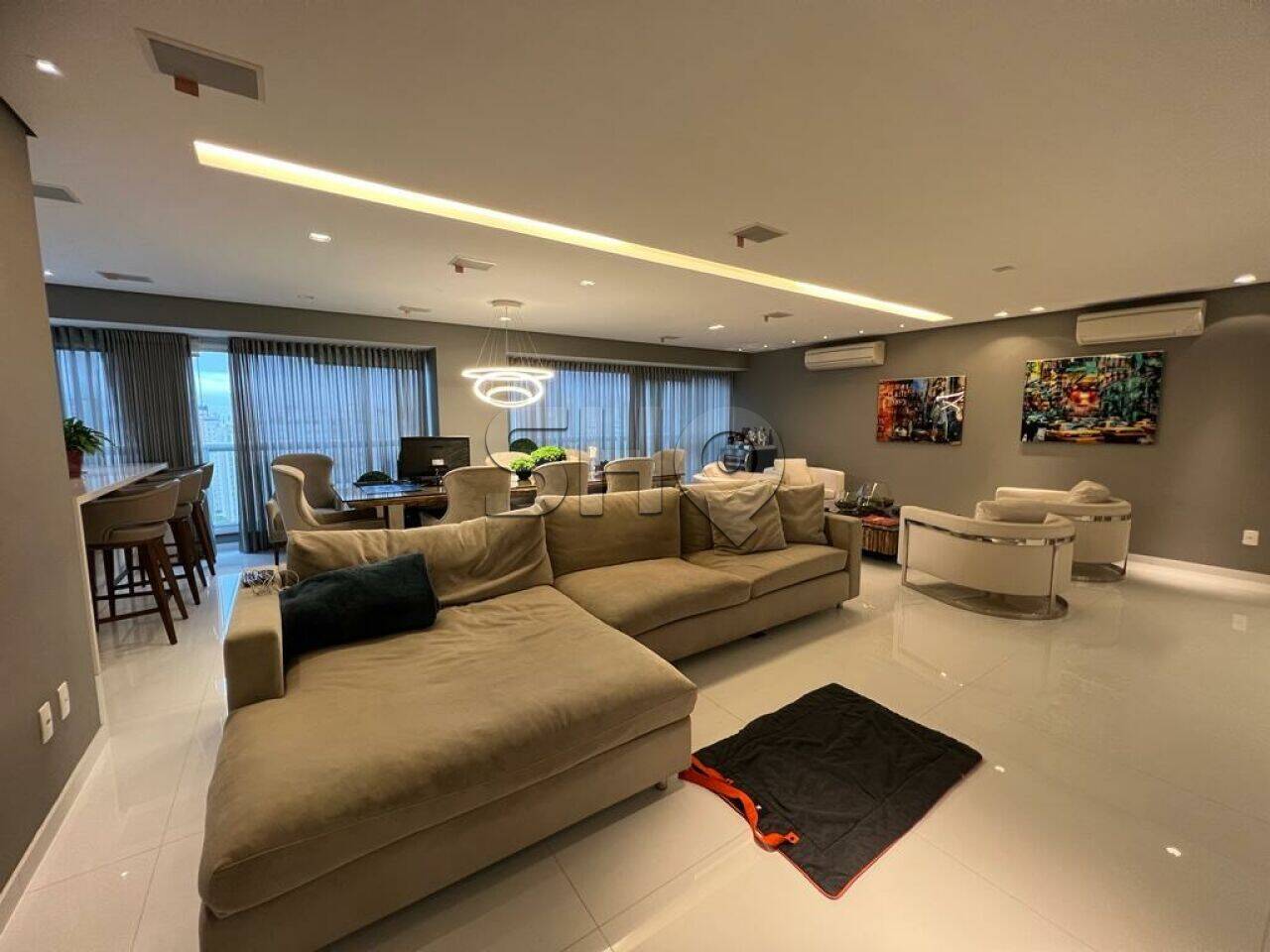 Apartamento à venda com 3 quartos, 162m² - Foto 4