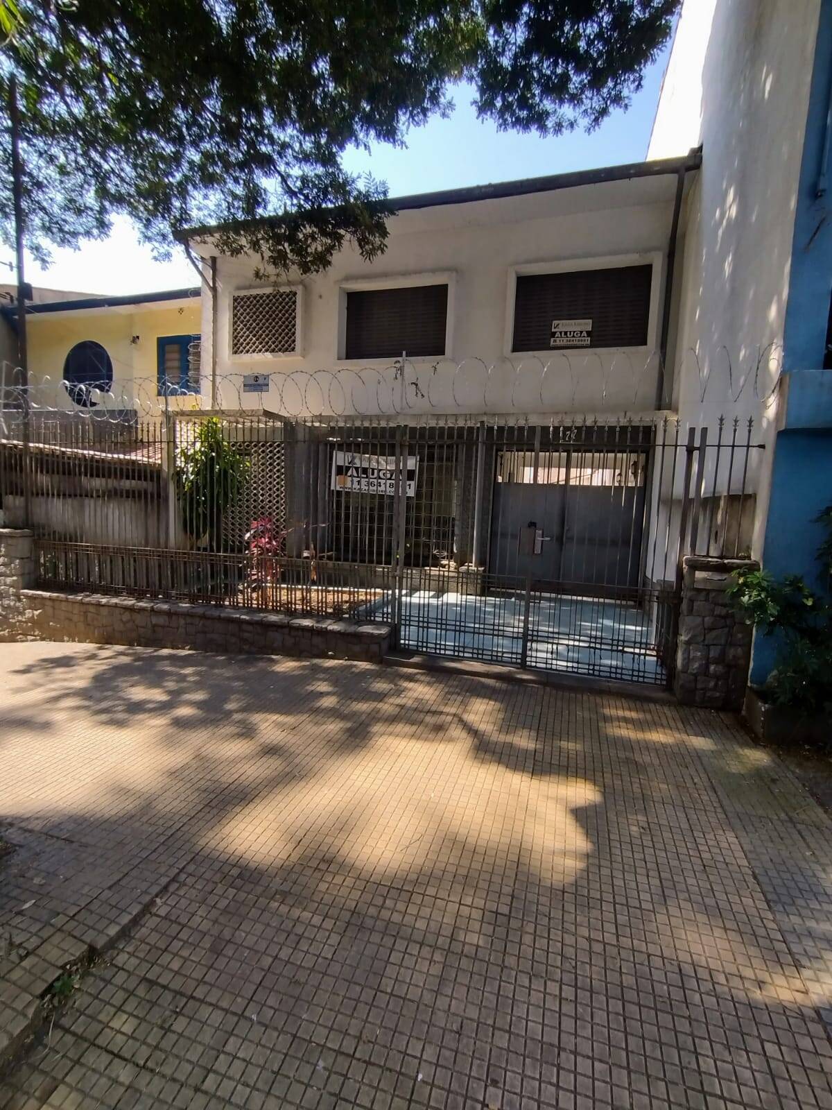 Casa à venda e aluguel com 4 quartos, 190m² - Foto 2