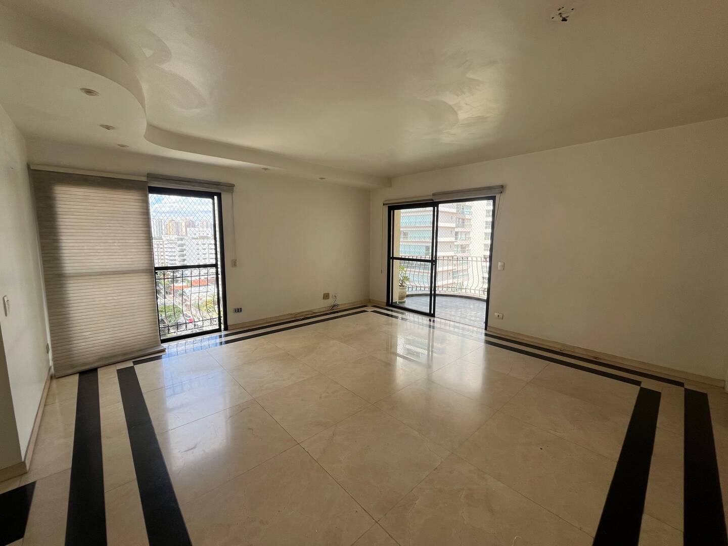 Apartamento à venda com 3 quartos, 116m² - Foto 1