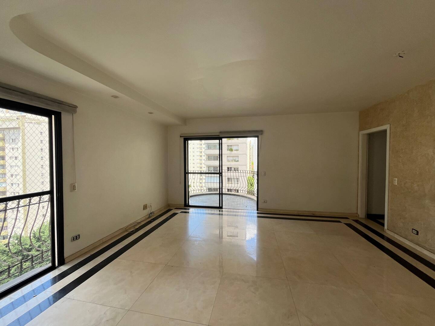 Apartamento à venda com 3 quartos, 116m² - Foto 4