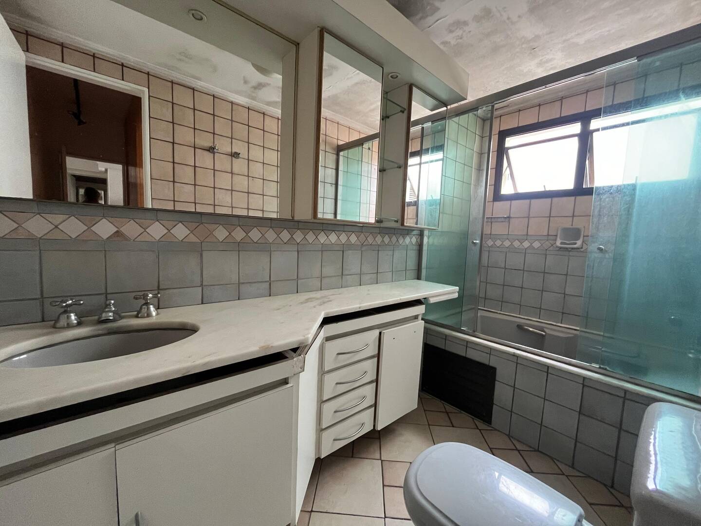 Apartamento à venda com 3 quartos, 116m² - Foto 19